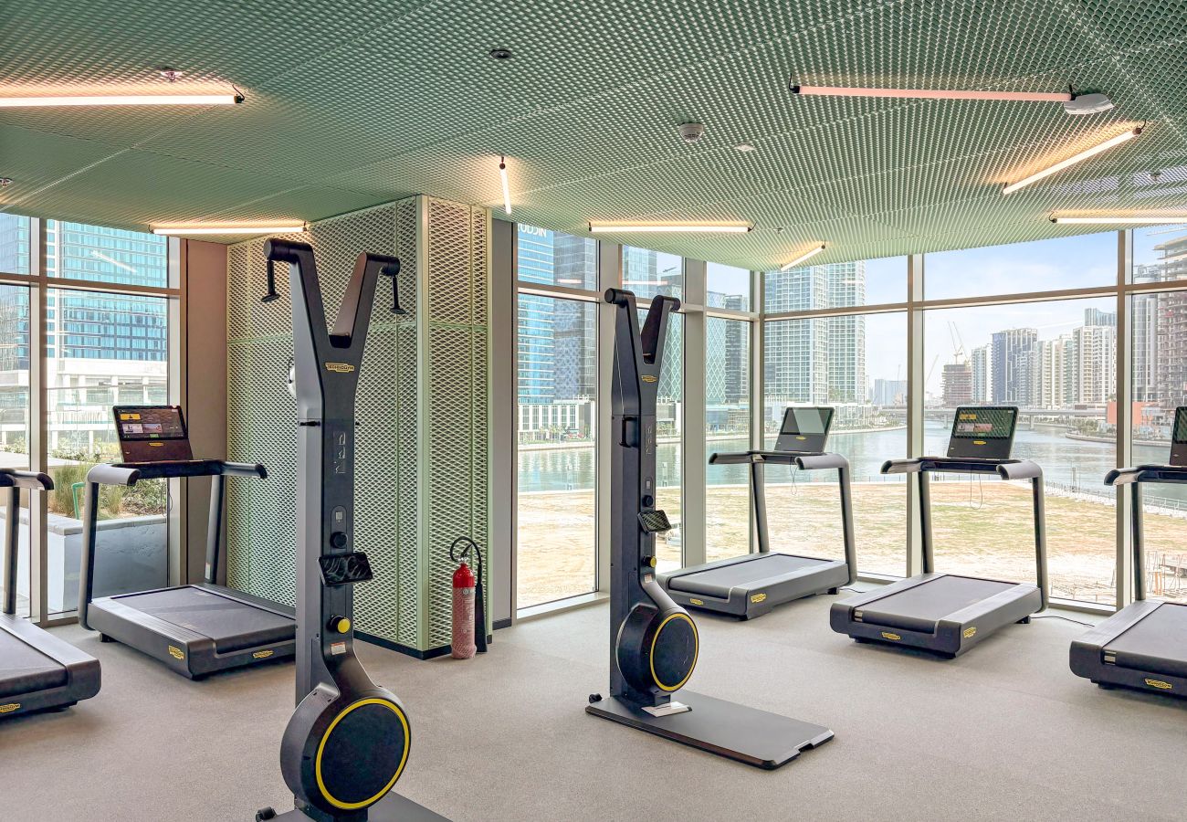 Apartment in Dubai - Luxury 1 BD with Panoramic Canal Views