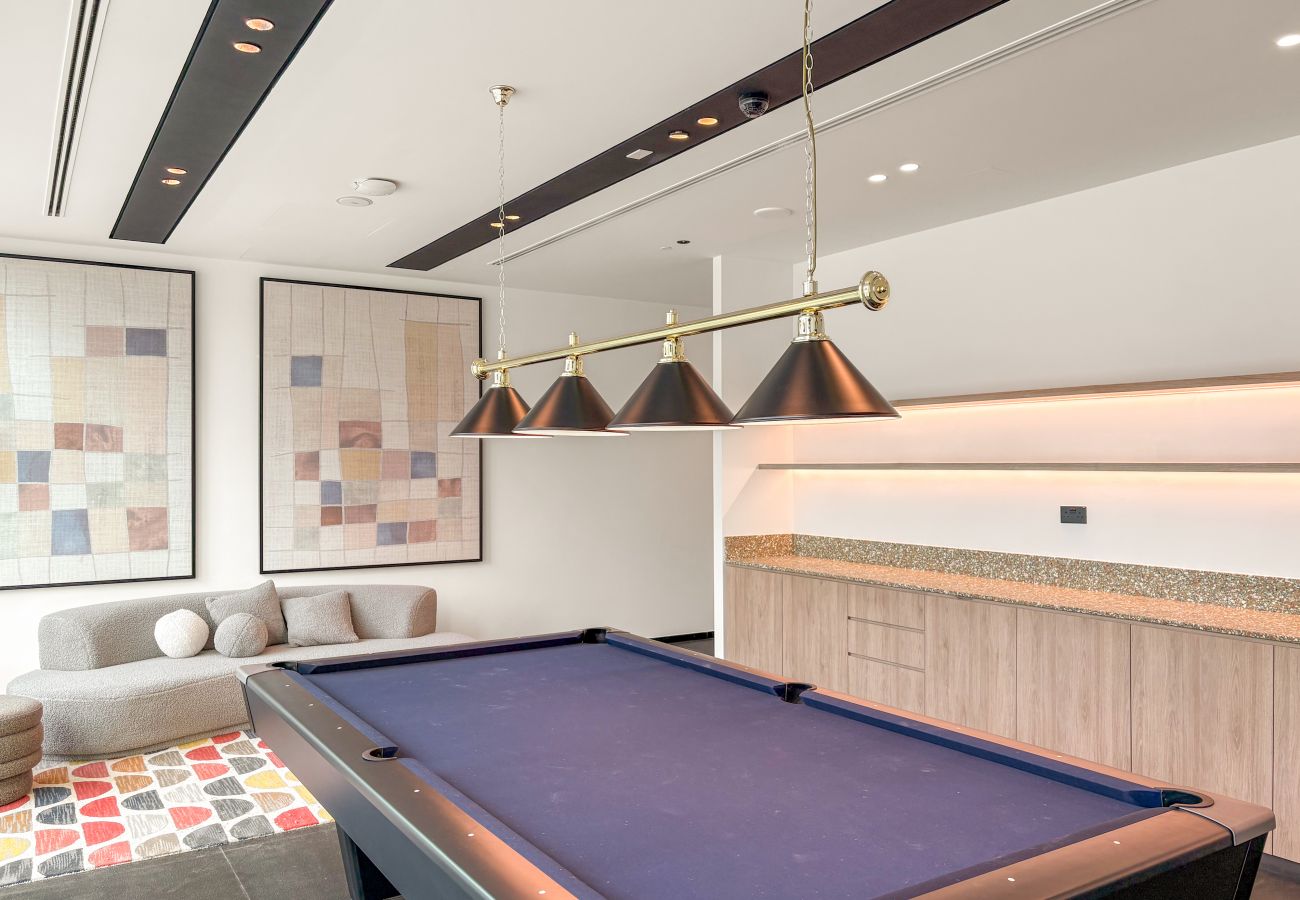 Apartment in Dubai - Luxury 1 BD with Panoramic Canal Views