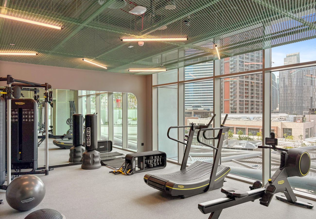 Apartment in Dubai - Luxury 1 BD with Panoramic Canal Views