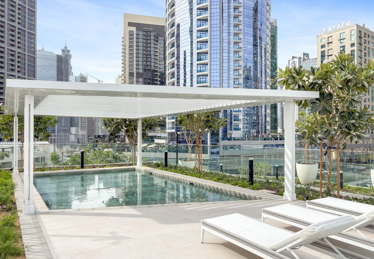 Apartment in Dubai - Luxury 1 BD with Panoramic Canal Views