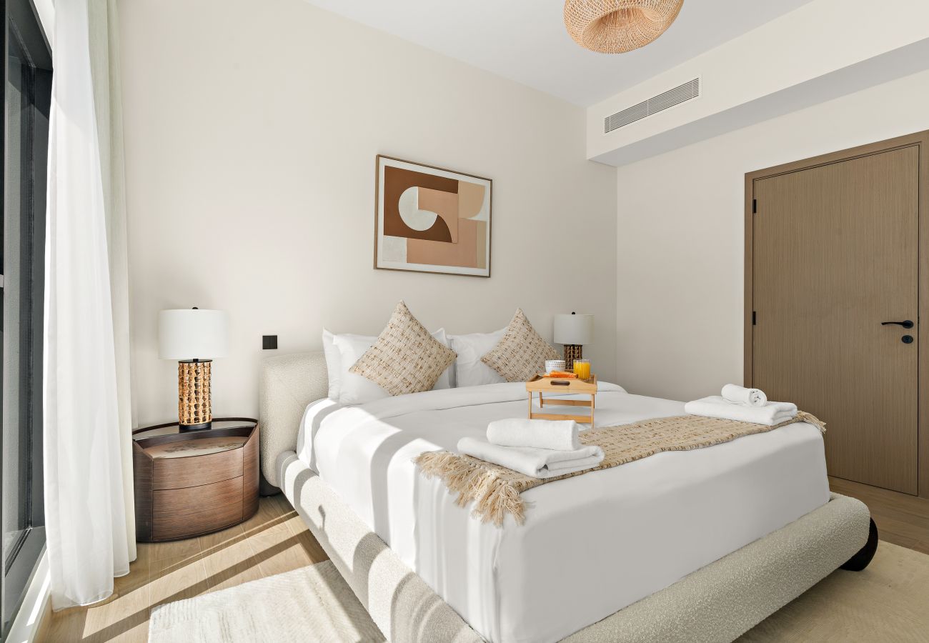 Townhouse in Dubai - Modern 4 BD Townhouse with Private Garden in Damac Lagoons