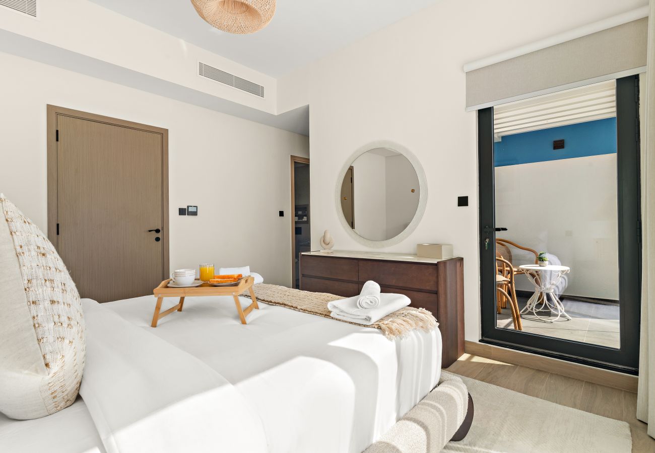 Townhouse in Dubai - Modern 4 BD Townhouse with Private Garden in Damac Lagoons