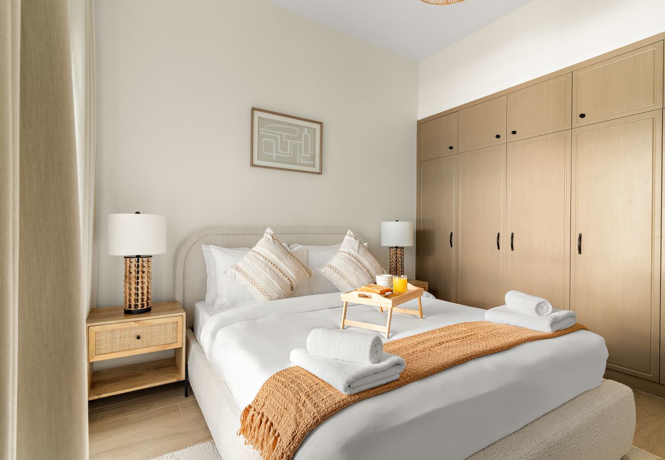 Townhouse in Dubai - Modern 4 BD Townhouse with Private Garden in Damac Lagoons