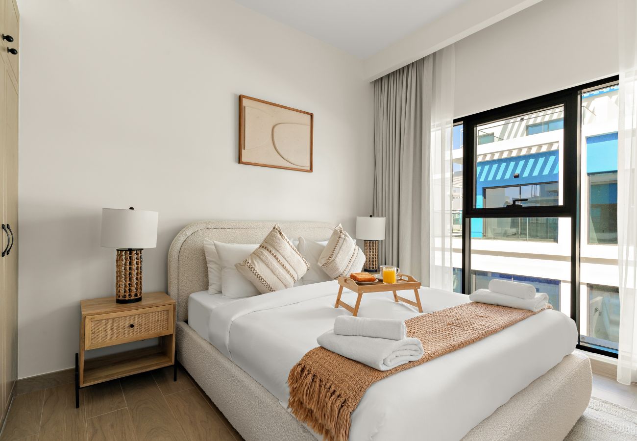 Townhouse in Dubai - Modern 4 BD Townhouse with Private Garden in Damac Lagoons