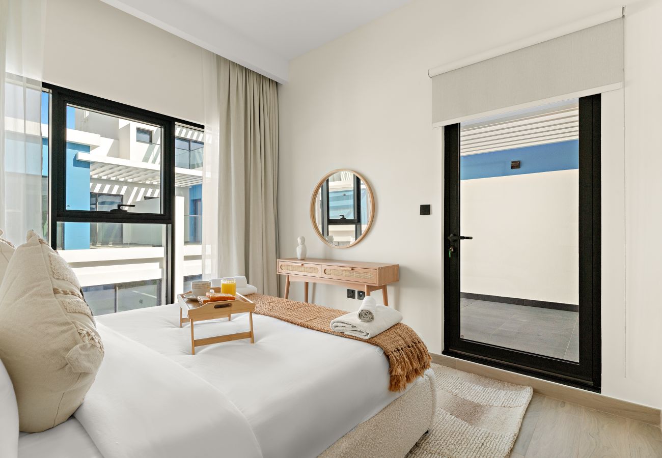 Townhouse in Dubai - Modern 4 BD Townhouse with Private Garden in Damac Lagoons