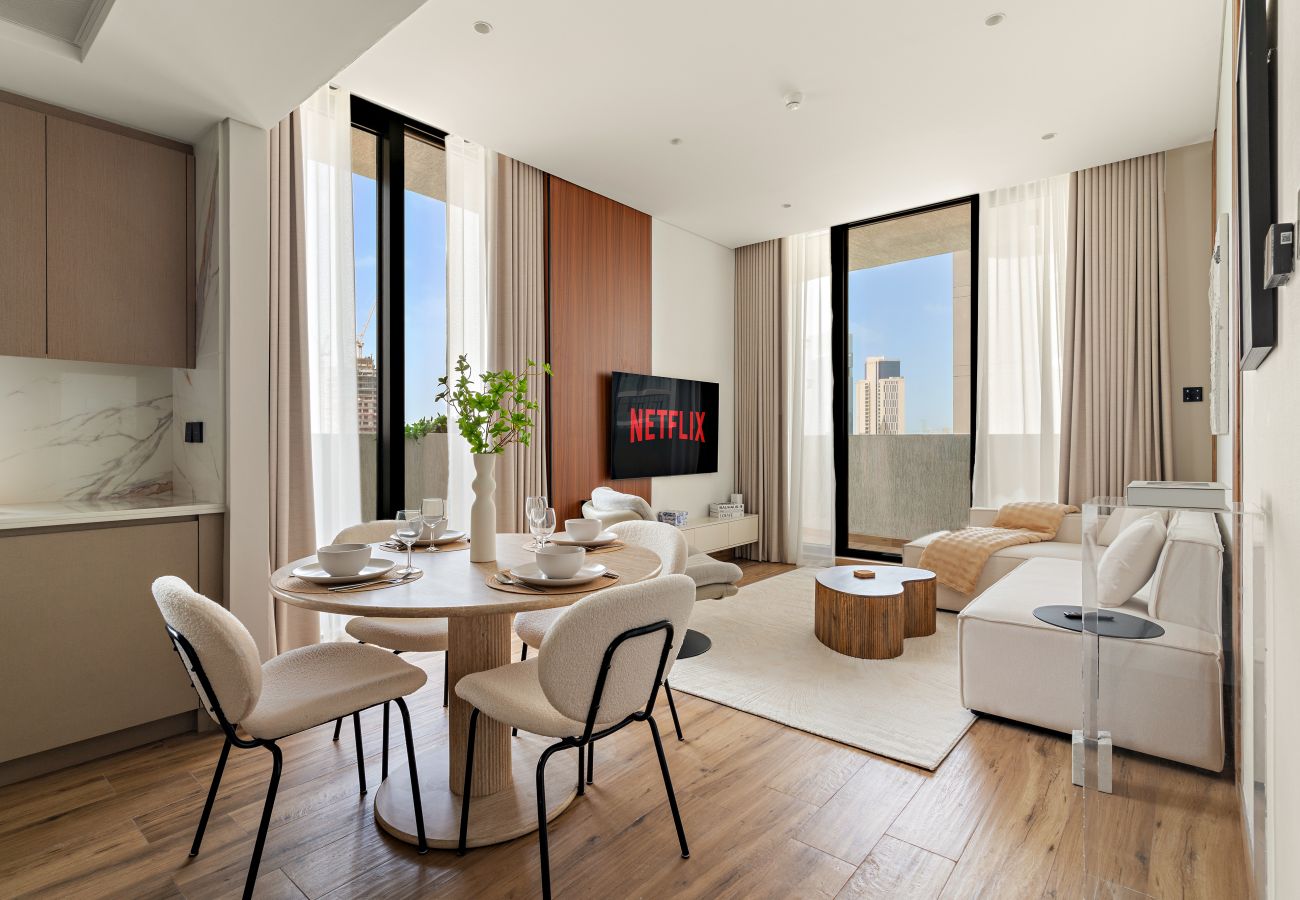 Apartment in Dubai - Luxury Living with Top Amenities 1BD in JVC