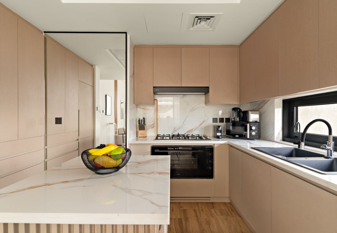 Apartment in Dubai - Luxury Living with Top Amenities 1BD in JVC