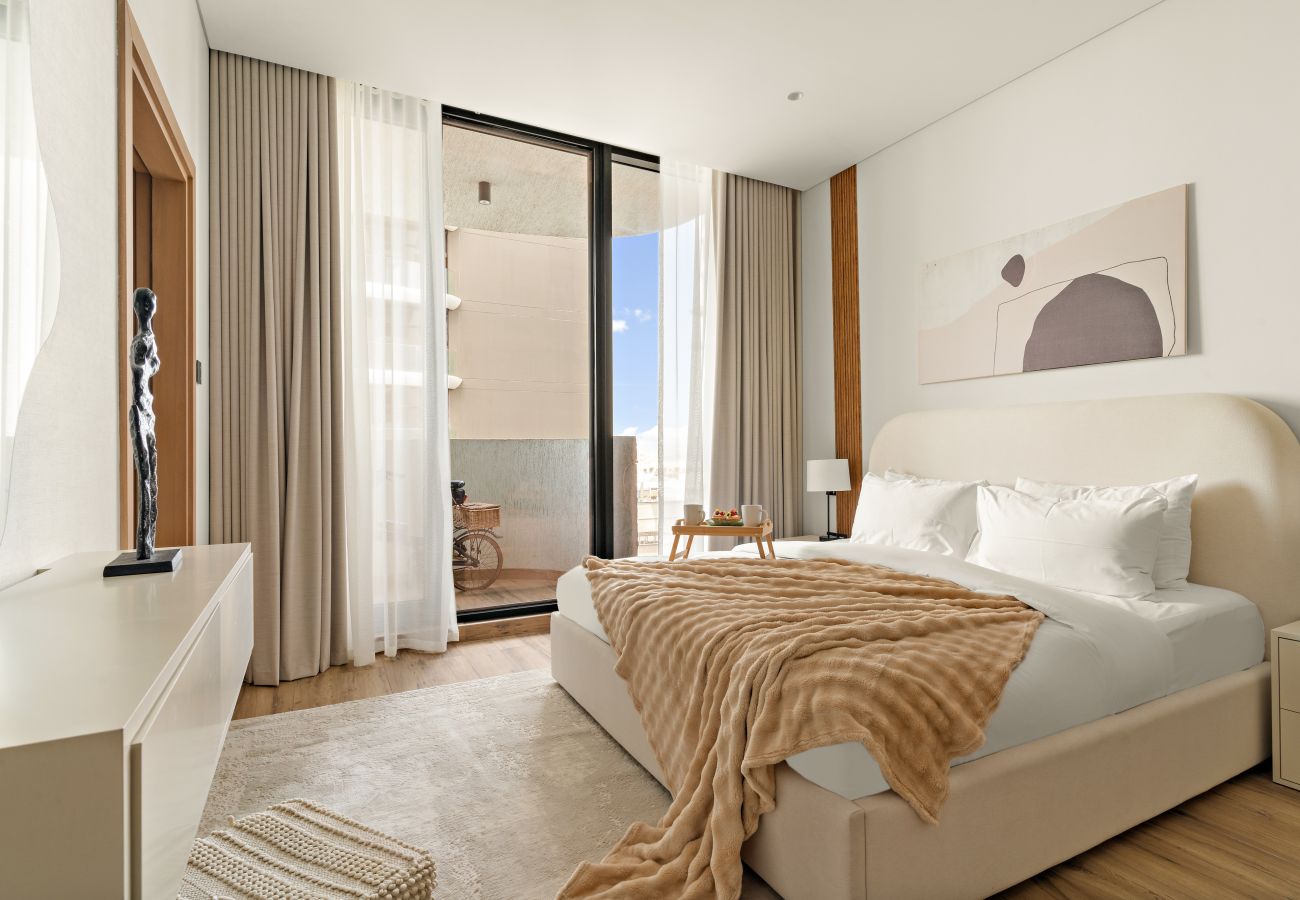 Apartment in Dubai - Luxury Living with Top Amenities 1BD in JVC