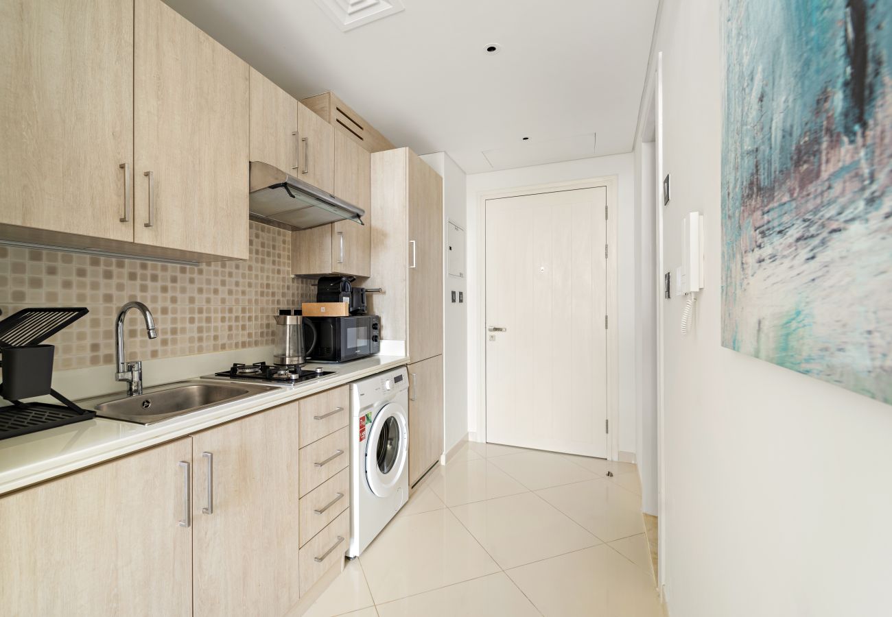 Apartment in Dubai - Prime Studio With Beach Access 