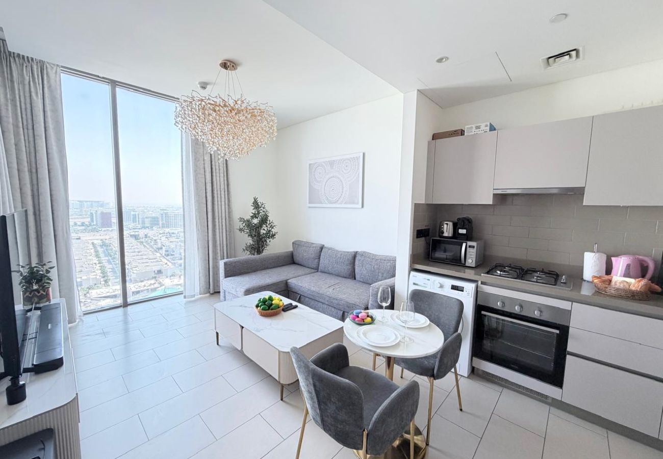 Apartment in Dubai - Modern 1 BD with Balcony & Community Views