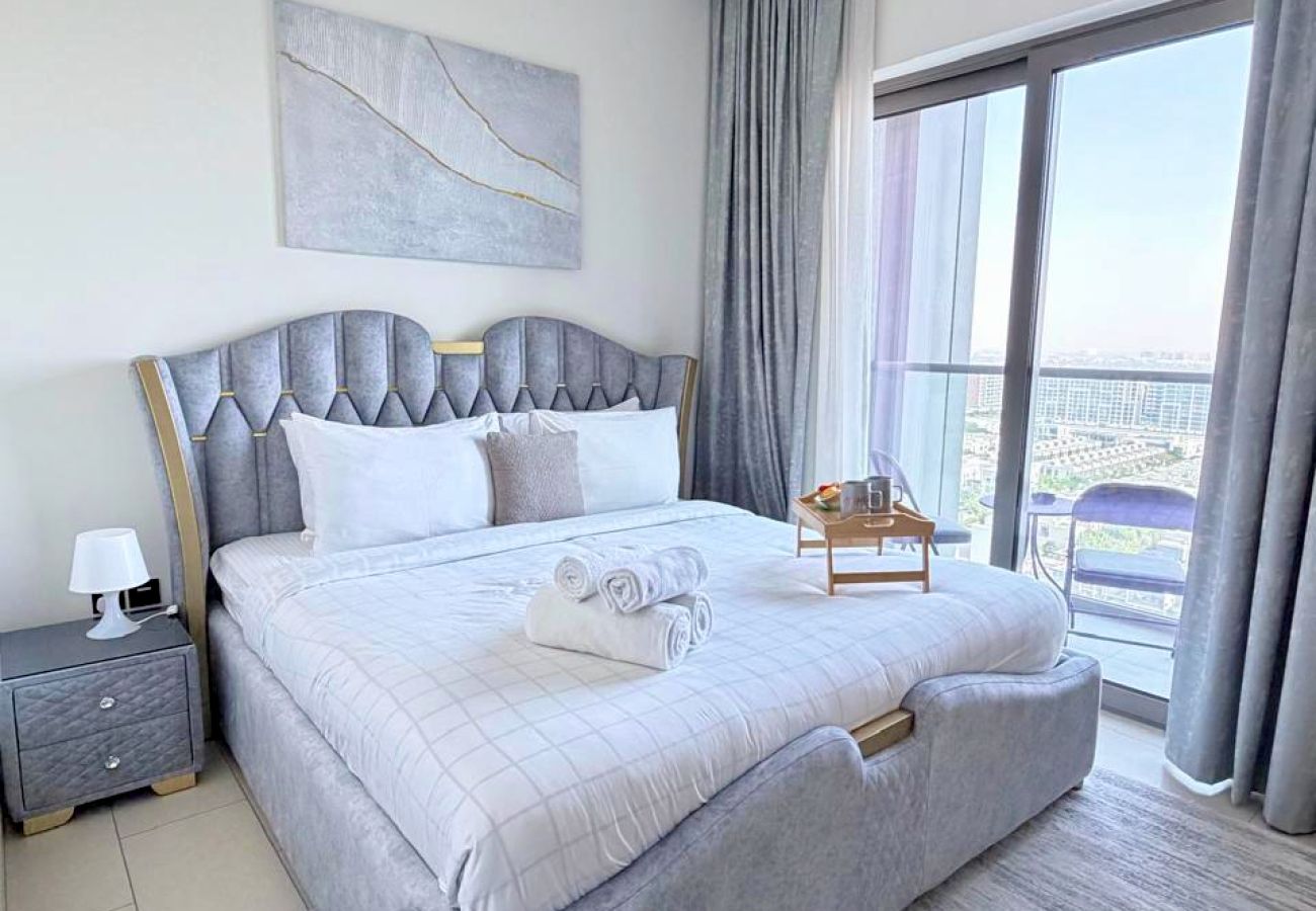 Apartment in Dubai - Modern 1 BD with Balcony & Community Views