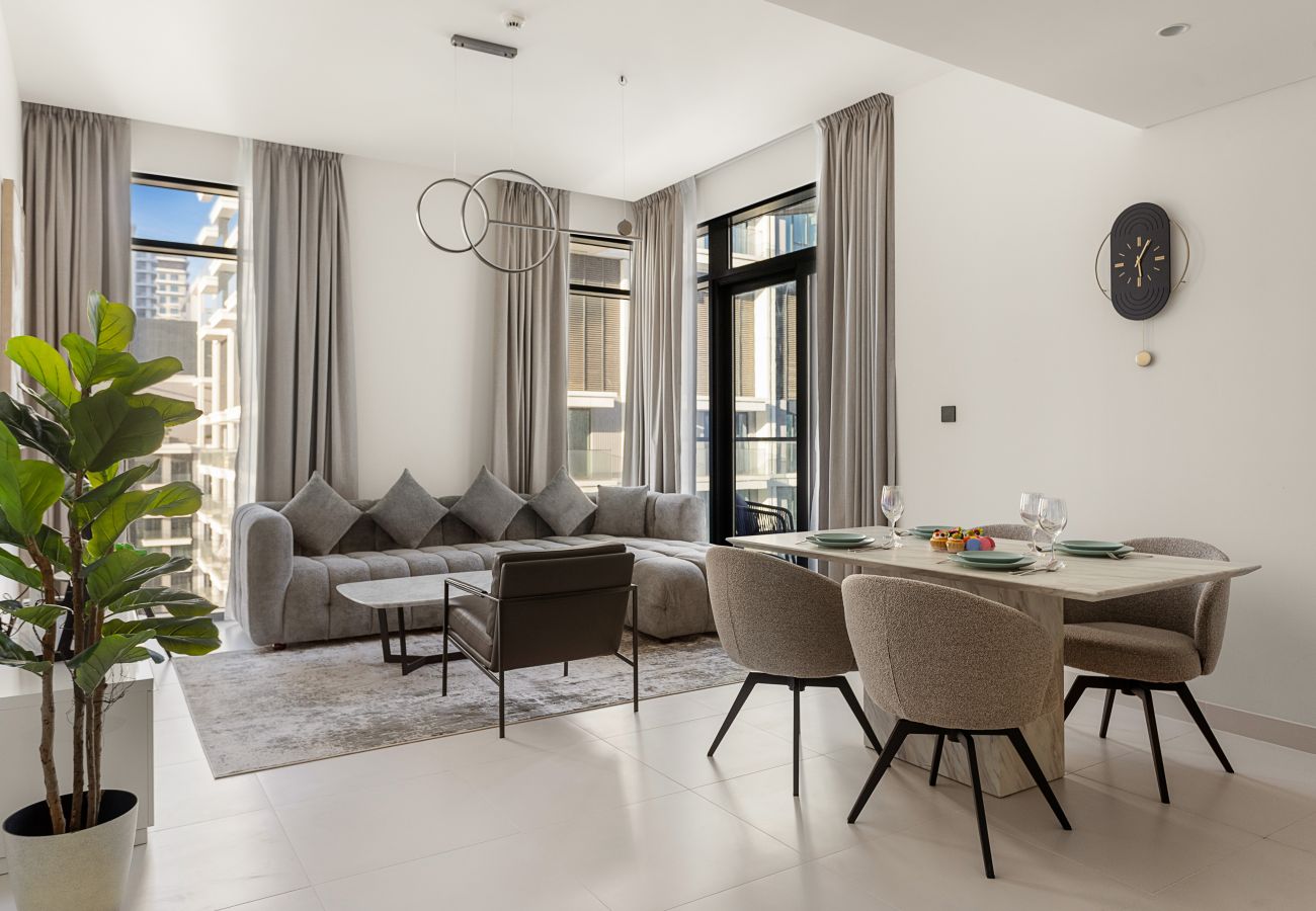 Apartment in Dubai - Beachfront 2 BD Apartment With Sea View