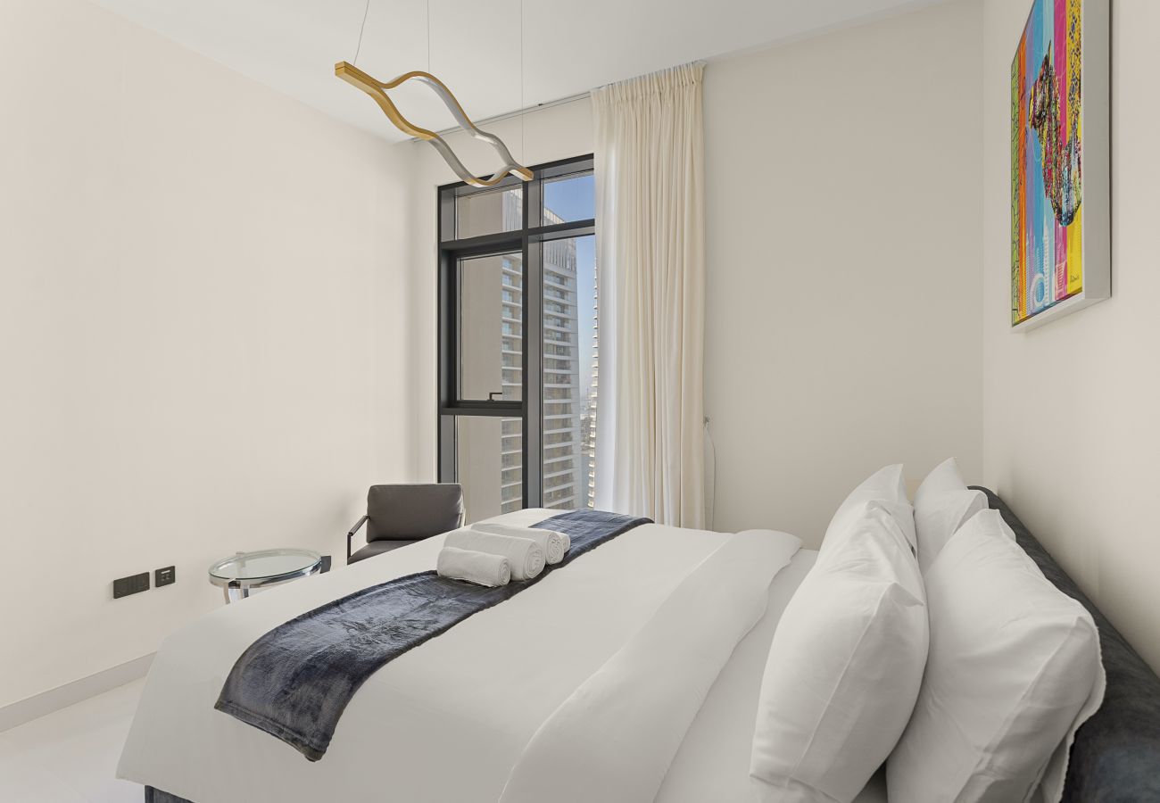 Apartment in Dubai - Beachfront 2 BD Apartment With Sea View