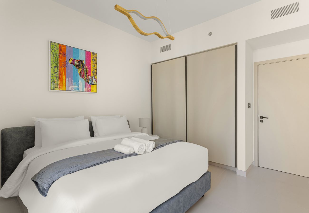 Apartment in Dubai - Beachfront 2 BD Apartment With Sea View