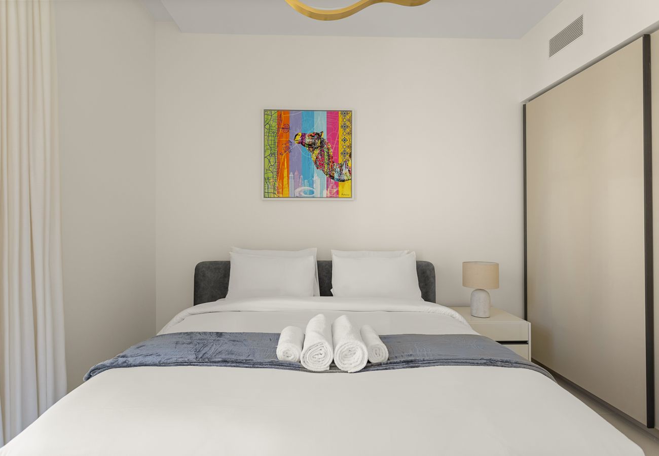 Apartment in Dubai - Beachfront 2 BD Apartment With Sea View