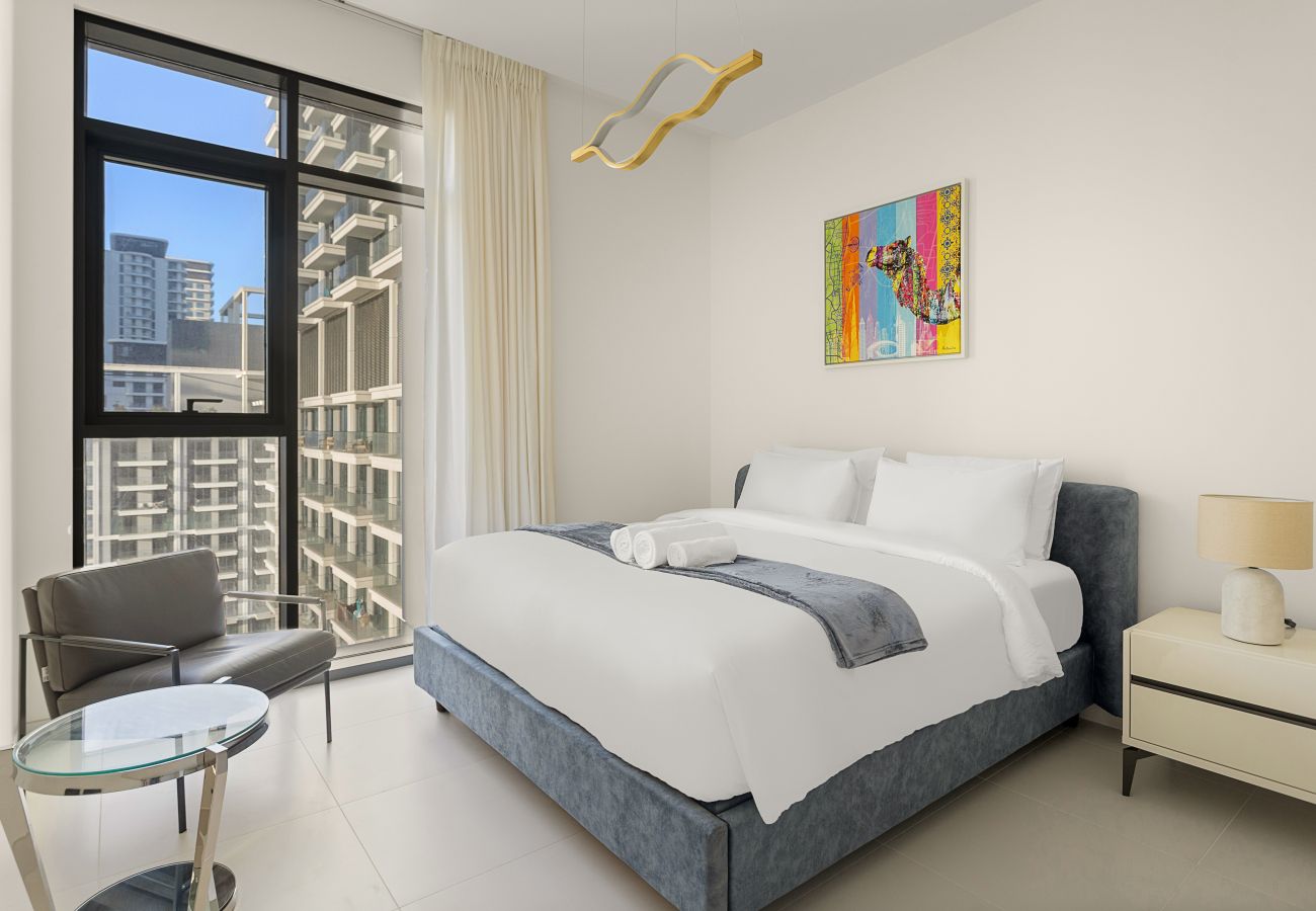 Apartment in Dubai - Beachfront 2 BD Apartment With Sea View