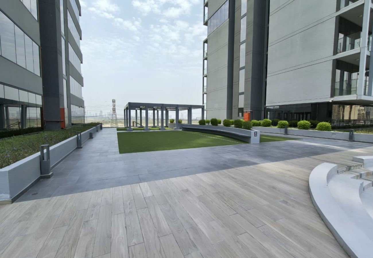 Apartment in Dubai - Elegant Studio Apartment in JVC 