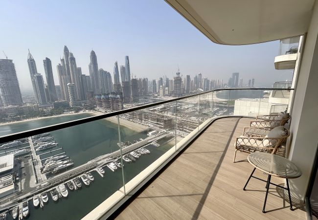 Apartment in Dubai - Luxury 2 BD Waterfront Apartment at Marina Vista