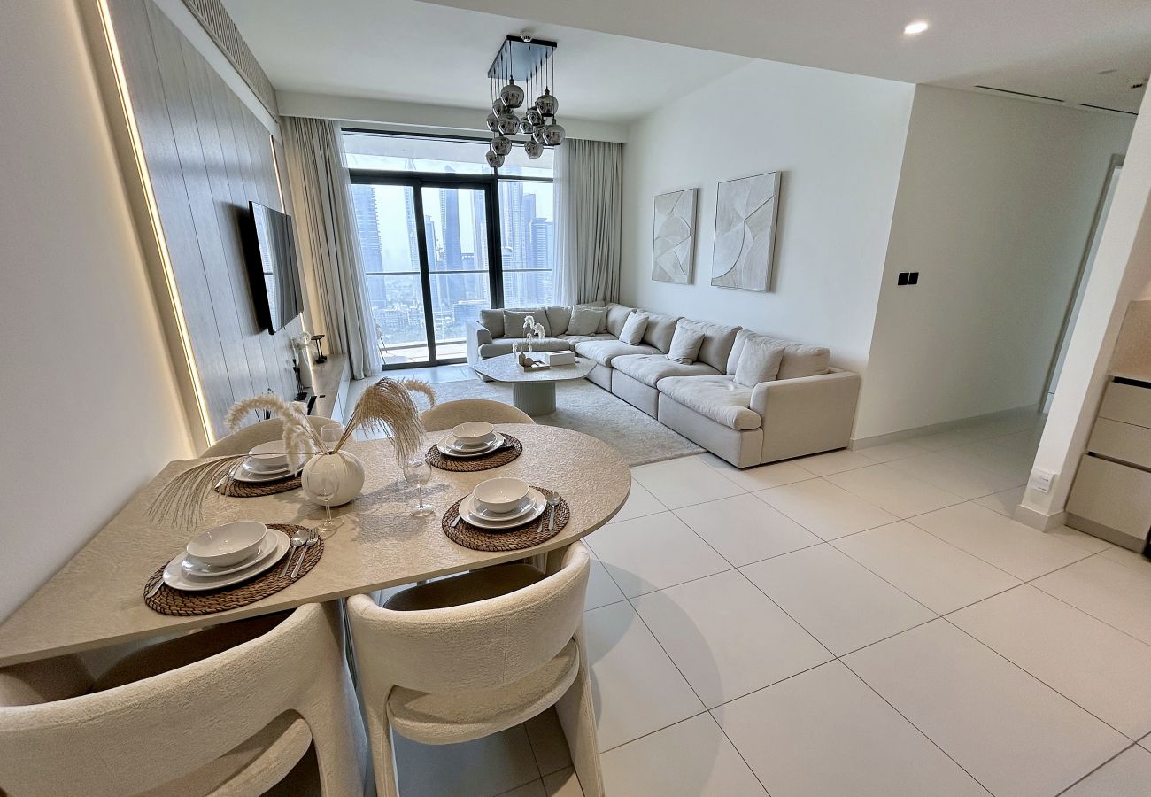 Apartment in Dubai - Luxury 2 BD Waterfront Apartment at Marina Vista
