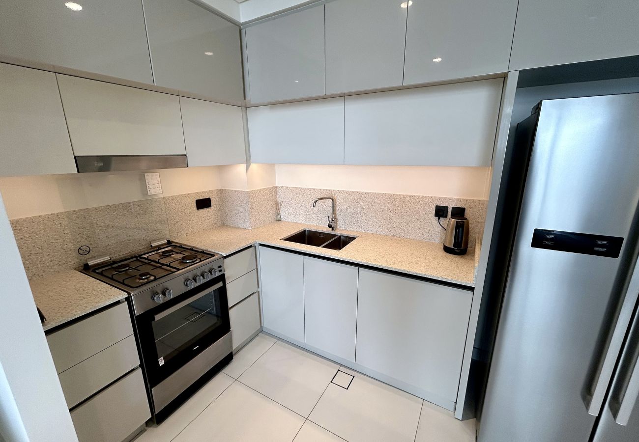 Apartment in Dubai - Luxury 2 BD Waterfront Apartment at Marina Vista