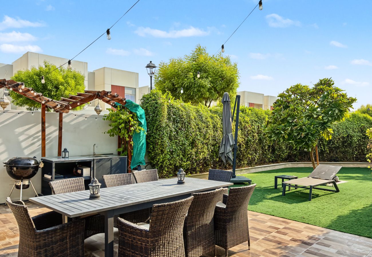 Villa in Dubai - Spacious 3BR Villa | Villanova | Gated Community