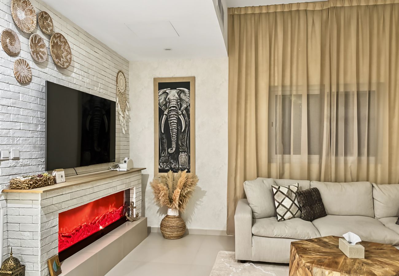Villa in Dubai - Spacious 3BR Villa | Villanova | Gated Community