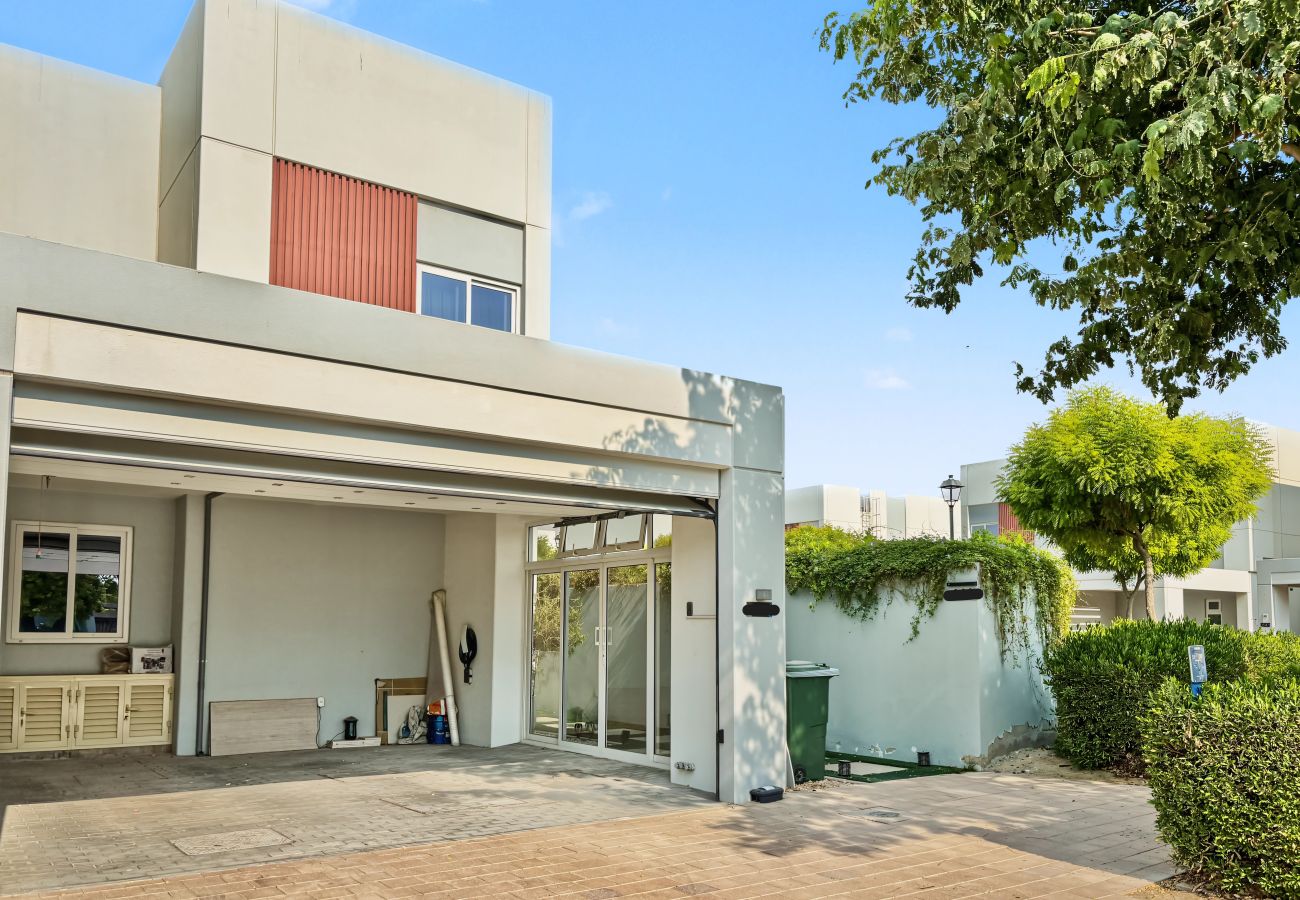 Villa in Dubai - Spacious 3BR Villa | Villanova | Gated Community