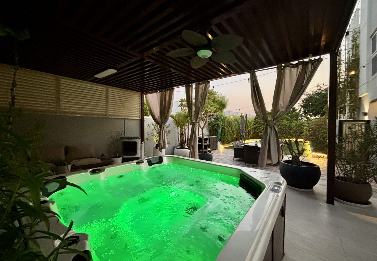 Villa in Dubai - Spacious 3BR Villa | Villanova | Gated Community