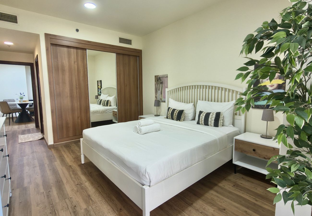 Apartment in Dubai - Bright & Spacious 1BD in Dubai Marina