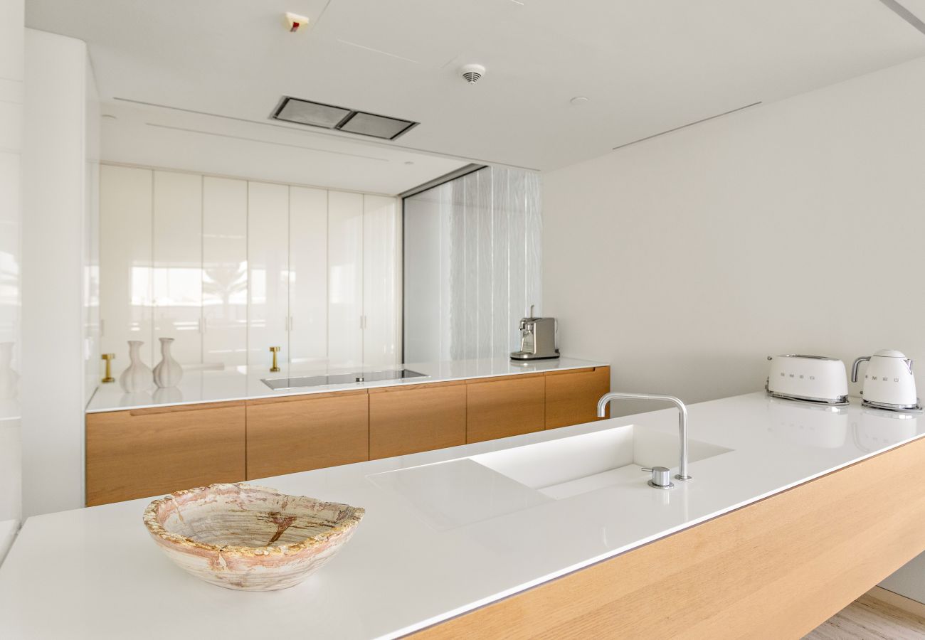 Apartment in Dubai - Muraba Dia | Ultra-Luxe Sea View Residence