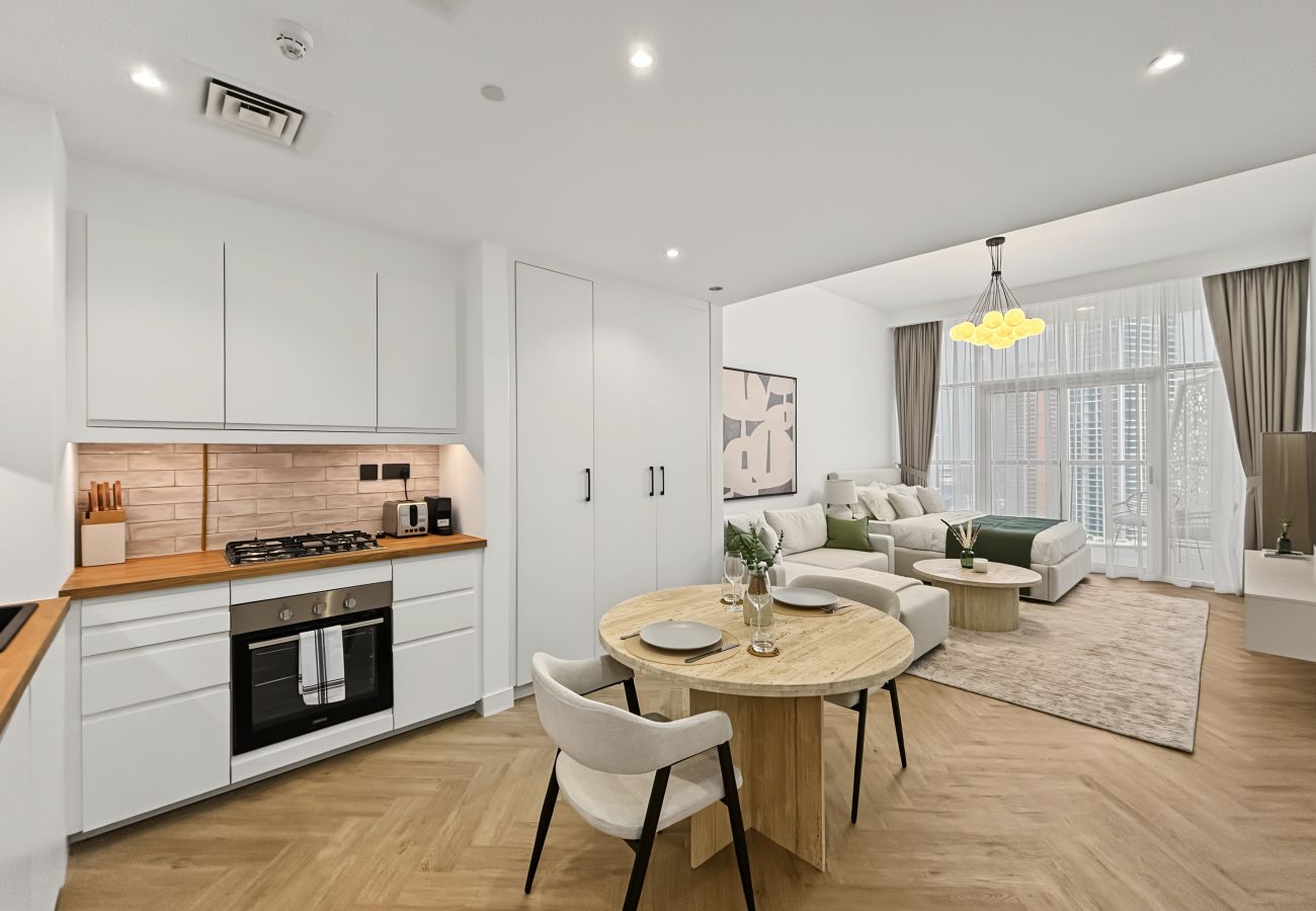 Apartment in Dubai - New Stylish Studio | Canal & Burj Khalifa Views