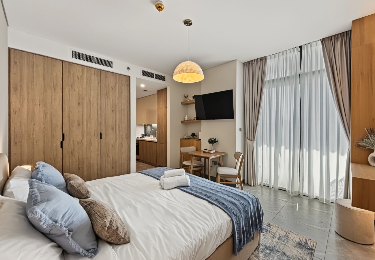 Apartment in Dubai - Brand-New Stylish Studio | Stunning Canal Views