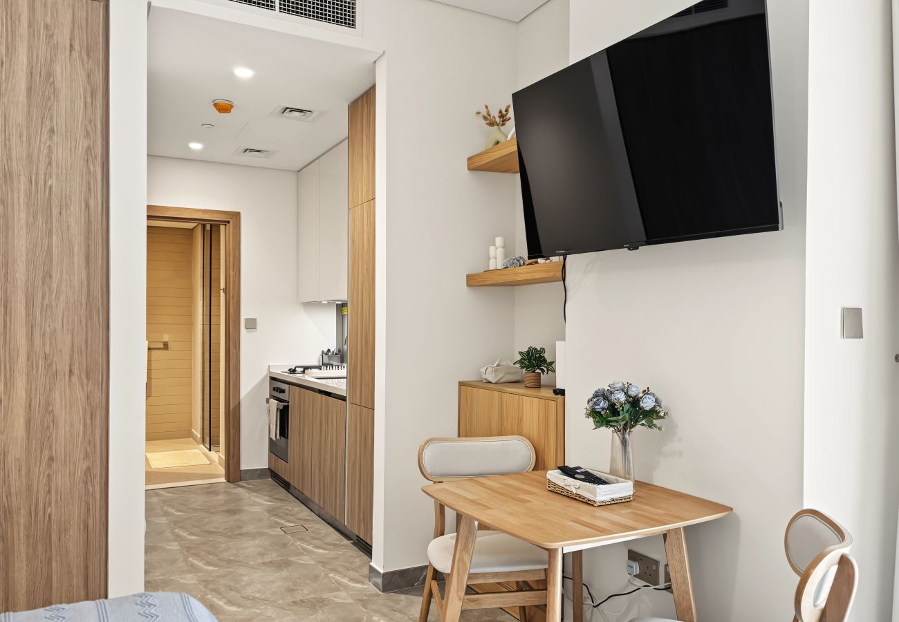 Apartment in Dubai - Brand-New Stylish Studio | Stunning Canal Views