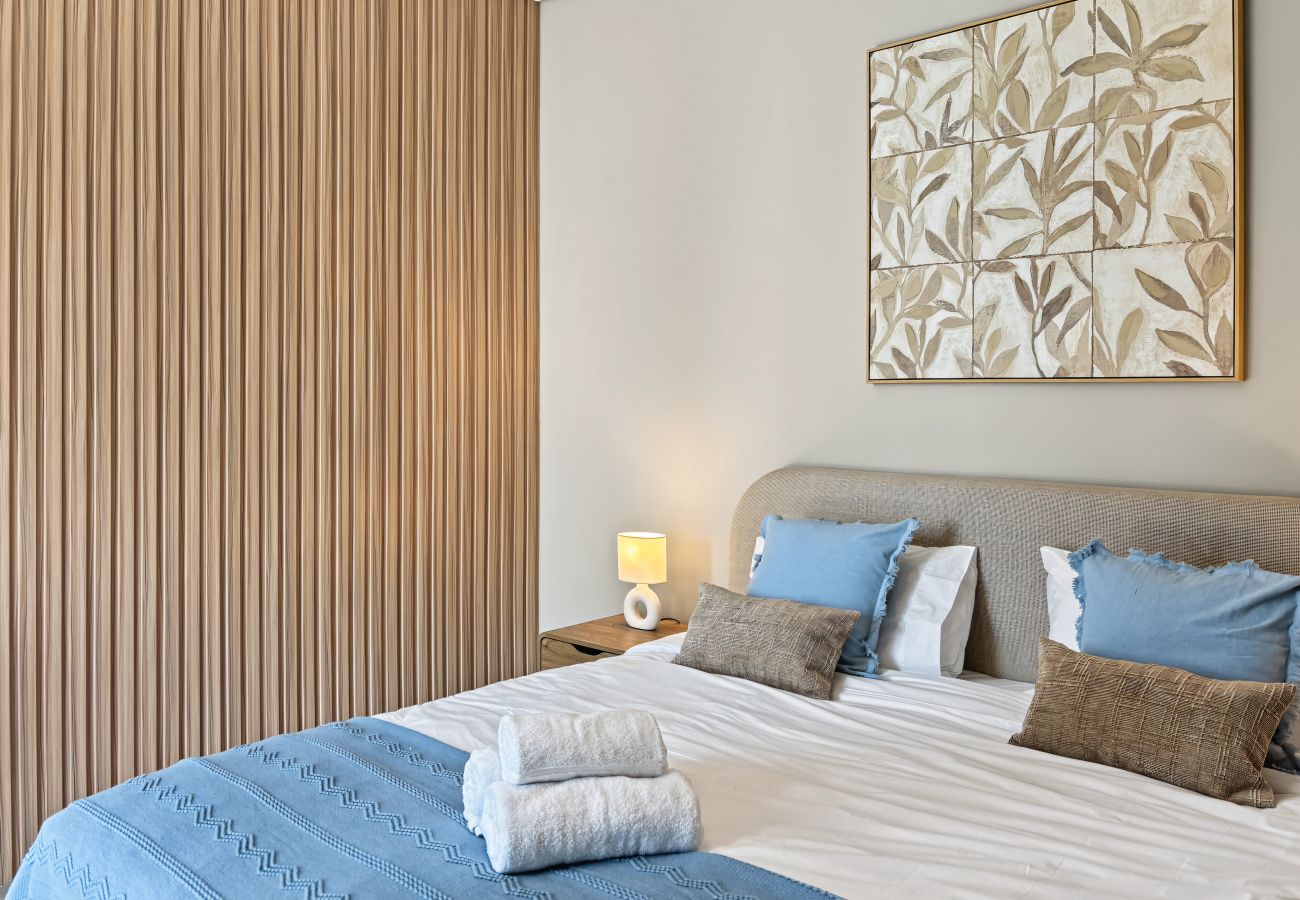 Apartment in Dubai - Brand-New Stylish Studio | Stunning Canal Views