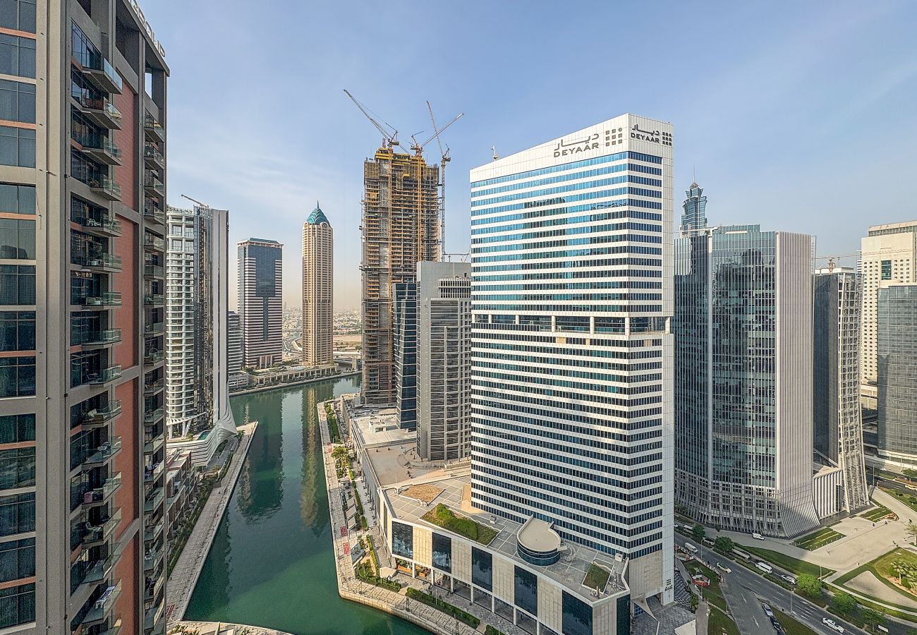 Apartment in Dubai -  Modern Studio with Canal Views in Peninsula Two