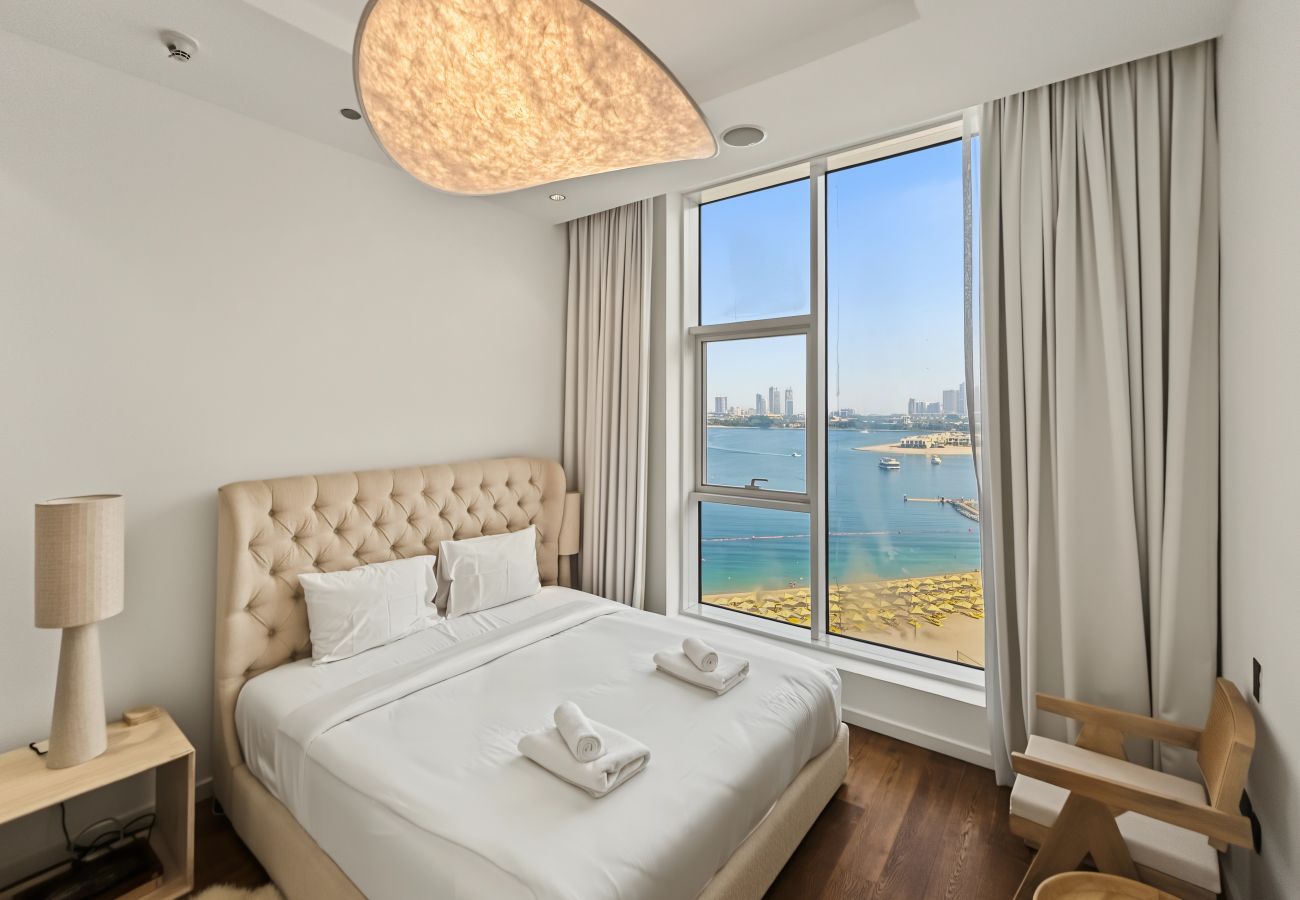 Apartment in Dubai - Luxury 3BD Apartment in Palm Jumeirah | Marina Views & Stunning Sunsets