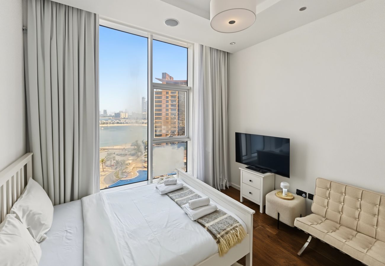 Apartment in Dubai - Luxury 3BD Apartment in Palm Jumeirah | Marina Views & Stunning Sunsets